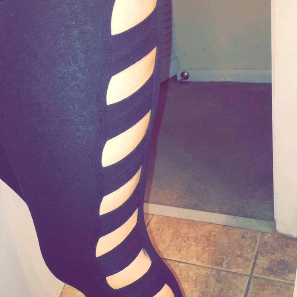 Cotton leggings with leg cutouts
